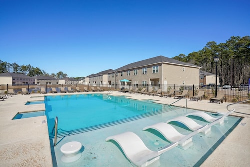 Landing Furnished Apartments - Bloomingdale