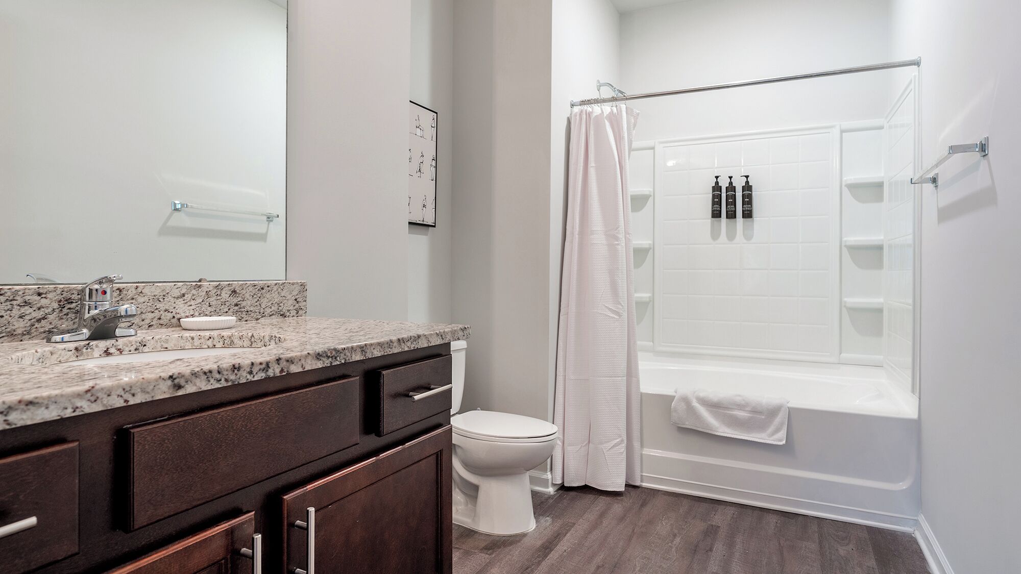 Apartment (2 Bedrooms) | Bathroom | Free toiletries, hair dryer, towels, soap