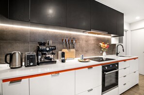 Apartment | Private kitchen - Modern Carlton Living Minutes to CBD (Melbourne)
