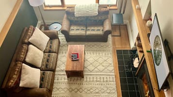 Televisión, chimenea