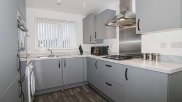 مستلزمات طهي/أطباق/أوعية