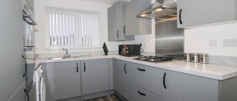 Cookware/dishes/utensils