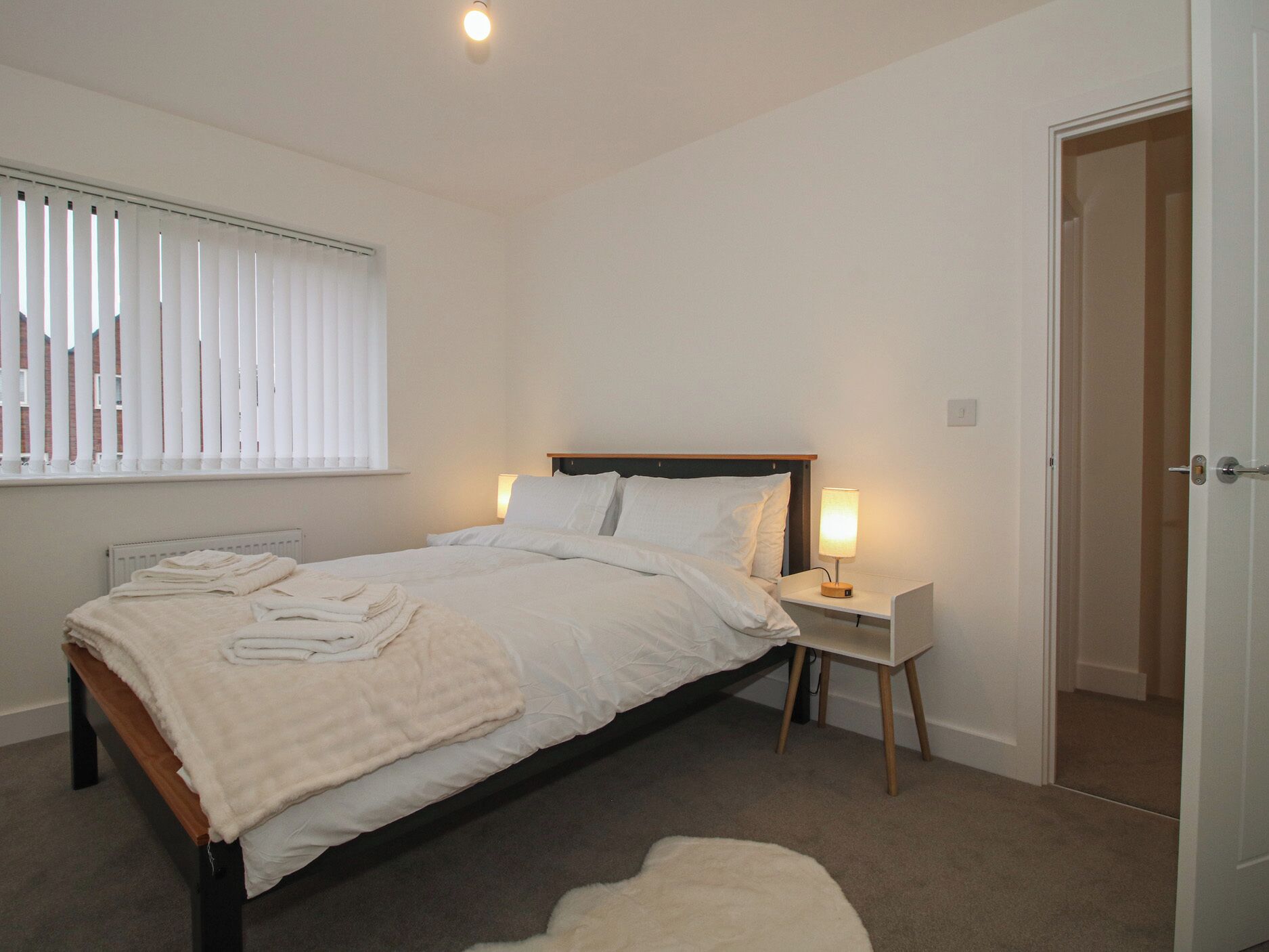 3 عدّة غرف نوم وبديكورات فريدة لكل غرفة وطراز فريد لكل  وحدة