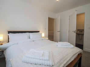 3 bedrooms, individually decorated, individually furnished, free WiFi - 10 The Colliery (Telford)