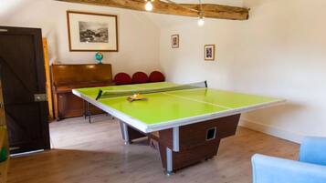 House | Game room
