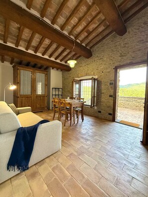 Interior - Nido Apartment - Medieval charm and greenery at Torre della Soara (Città di Castello)