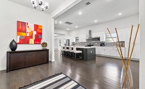 Interior - Private Creek-front Home in Downtown Boerne. Walk to Main St. Weddings, Families (Boerne)