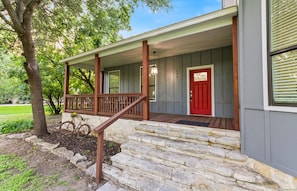 Exterior - Private Creek-front Home in Downtown Boerne. Walk to Main St. Weddings, Families (Boerne)