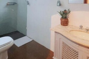 Bathroom - Pousada Jasmim da Serra (Campos do Jordão)