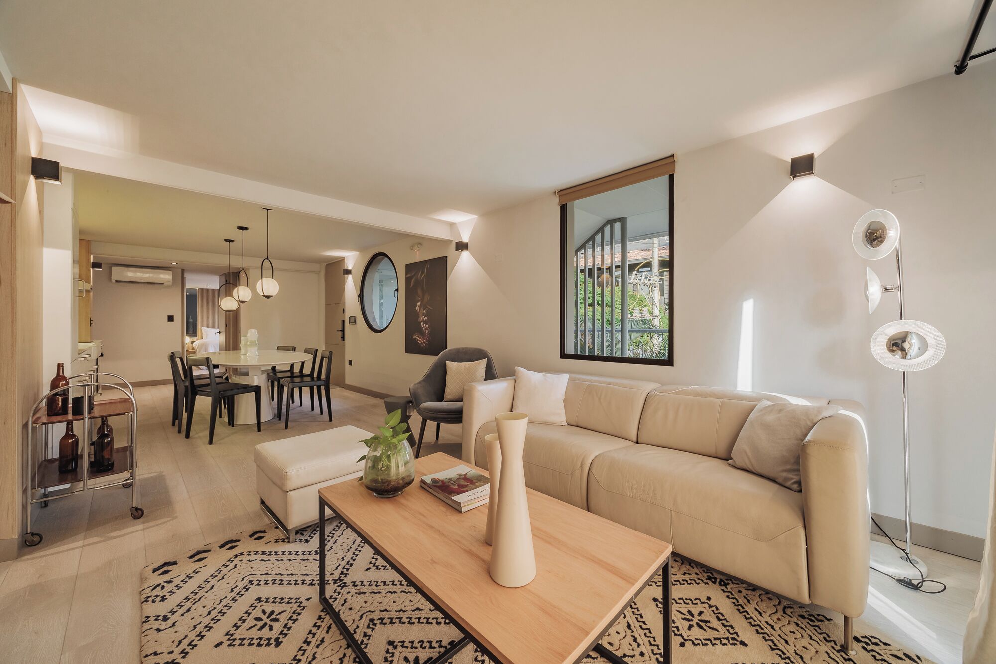 Apartment, 5 Bedrooms (301) | Living room