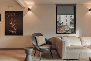 Lägenhet - 5 sovrum - balkong | Vardagsrum