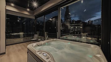 Apartment, 4 Bedrooms (401) | Living room