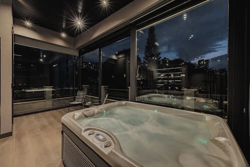 Apartment, 4 Bedrooms (401) | Living room