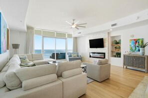 Living area - Turquoise D1005 (Orange Beach)