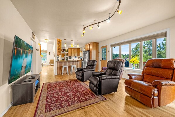 Living area - Wooded Retreat, yet Close to the Fun! (Colorado Springs)