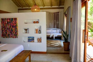 Decoración individual, escritorio, espacio para trabajar con un portátil