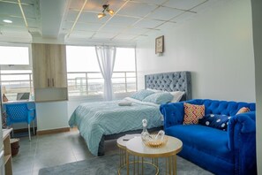 1 slaapkamer, een strijkplank/strijkijzer, wifi, beddengoed