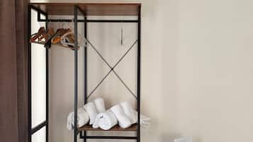 Standaard kamer, balkon | Een kluis op de kamer, gratis wifi