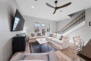 Ferienhaus, Mehrere Betten (West Lagoon Cottages- Unit K) | Wohnbereich