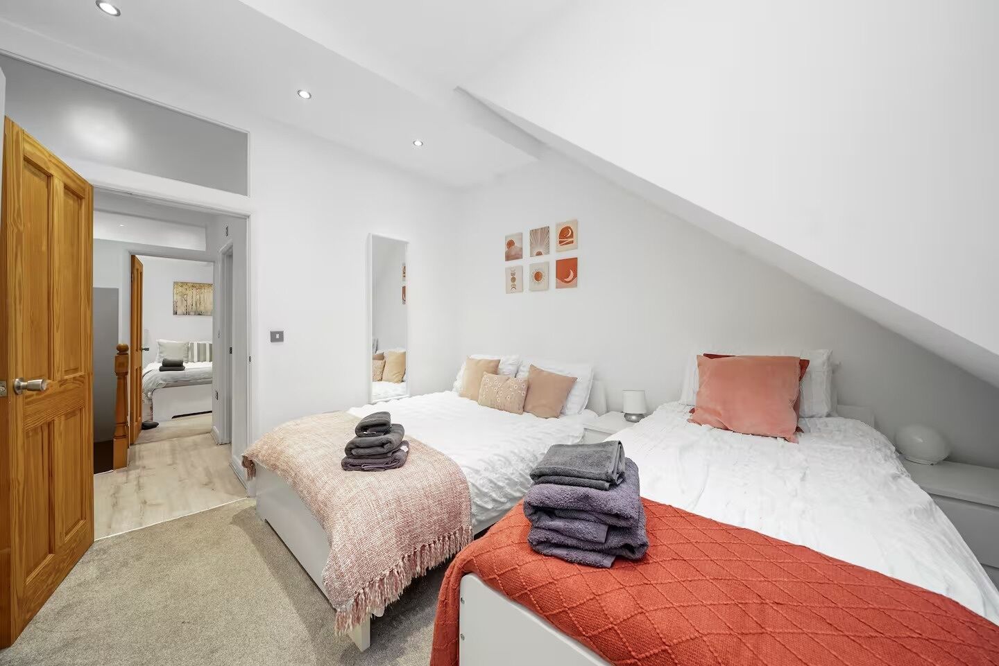 Iron/ironing board, free WiFi, bed sheets