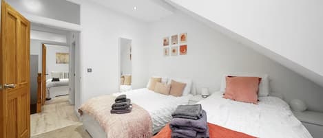 Iron/ironing board, free WiFi, bed sheets