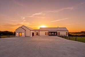 Exterior - New! Sunset Acres ~ Ideal for all Occasions! (Clermont)