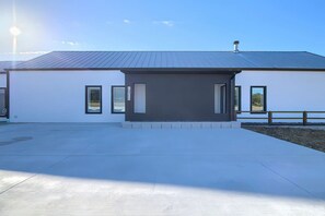 Exterior - New! Sunset Acres ~ Ideal for all Occasions! (Clermont)