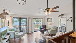 TV, fireplace - Honey Hole 2 Well Dock! (Camdenton)