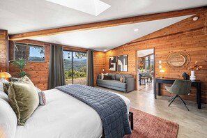 Desk, iron/ironing board, travel cot, free WiFi - Stunning views | Hot tub | Games | 5BR Sleeps 14 (Oakhurst)