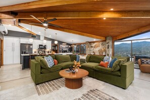 Smart TV, fireplace, video games, offices - Stunning views | Hot tub | Games | 5BR Sleeps 14 (Oakhurst)