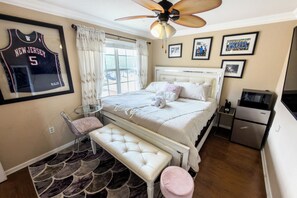5 bedrooms, iron/ironing board, WiFi, bed sheets
