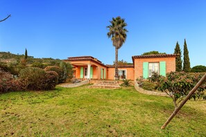 Exterior - La Villa des Vignes - Climatisée avec piscine (Le Val)