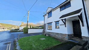 Exterior - Honeycott | Sleeps 4 | Croyde Beach (Croyde)