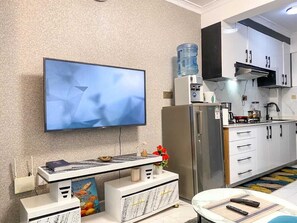Private kitchen - Pazoori Stays at SmartHomes Yaya Centre (Nairobi)