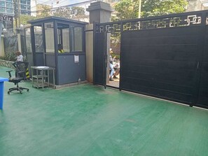 Property grounds - Pazoori Stays at SmartHomes Yaya Centre (Nairobi)