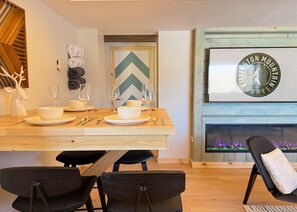 Dining - Scandibearia- Private Suana, Pool, Hot tub (Killington)