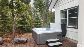 Bain à remous extérieur