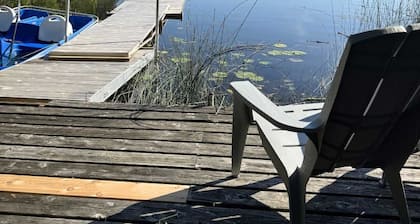 Lakeside Cozy Retreat : Morissette Base Camp