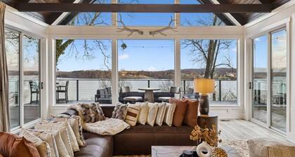 Luxury Lakefront Retreat 30 mins from Nashville