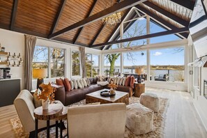 Télévision, cheminée