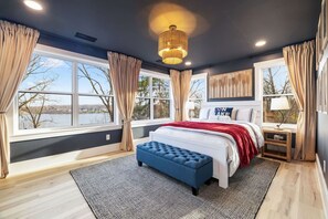 Bureau, fer et planche à repasser, Wi-Fi, draps fournis