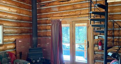 Riverside Romance & Adventure: Intimate Cabin on 340+ Acres