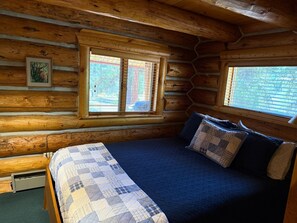 2 slaapkamers, een strijkplank/strijkijzer, beddengoed