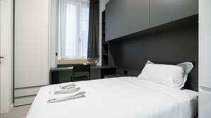 Fer et planche à repasser, Wi-Fi gratuit, draps fournis