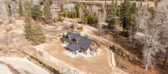 Beautiful 4-bedroom cabin in Featherville, Idaho.