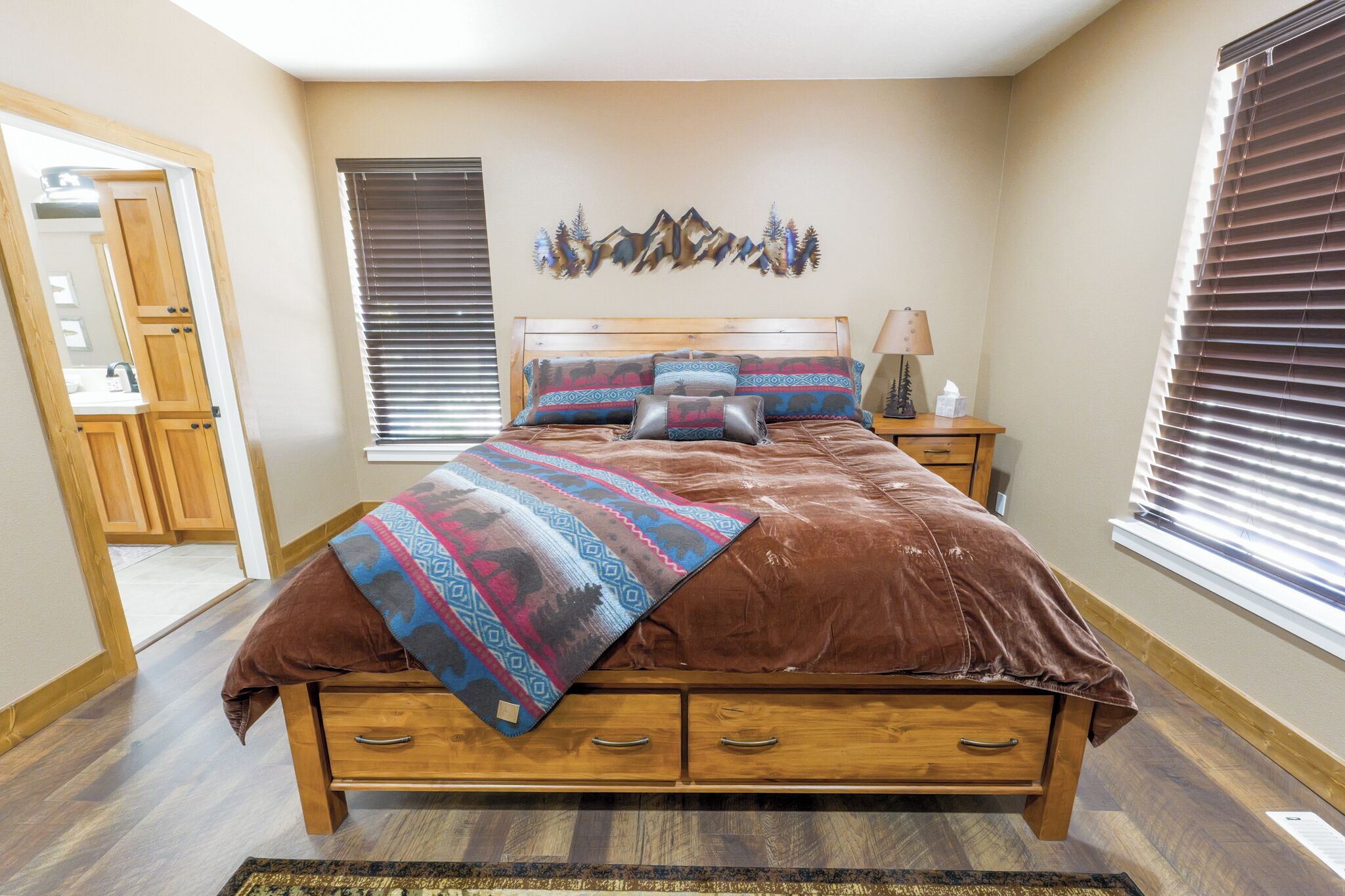 4 chambres, fer et planche à repasser, lit parapluie, Wi-Fi gratuit