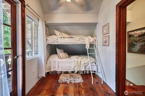 2 bedrooms, Internet