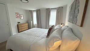 2 bedrooms, WiFi, bed sheets - Stylish Fishtown 2BR/2BA + Office + Bonus TV Lounge + Private Patio – 30+ Days (Philadelphia)