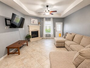 Smart TV, fireplace