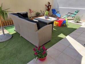 Terrace/patio - Greece, Athens Riviera·Private summer house ,garden ·5 guests·Steps from the Sea (Kalivia Thorikou)